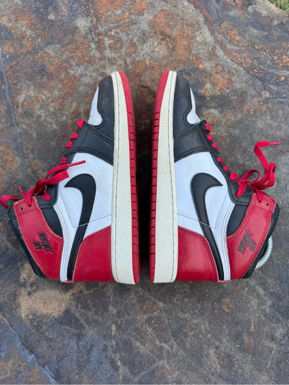 Jordan 1 Retro High OG Kids Shoes - White/Black/Red Sz 4Y FD4137-106 Basketball